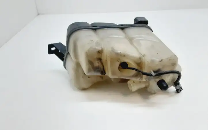 Volvo XC60 (2008 - 2013) 6G918K218BD Расширительный бачок — фото 3