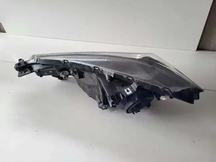 Honda Jazz (2015 - 2020) Передняя фара — фото 3