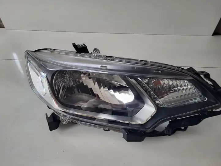 Honda Jazz (2015 - 2020) Передняя фара — фото 7