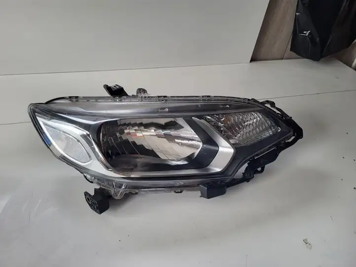 Honda Jazz (2015 - 2020) Передняя фара — фото 8