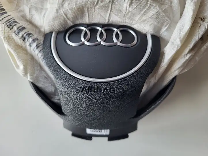 Audi A3/S3 8Y (2020 - ) Подушка безопасности руля — фото 3