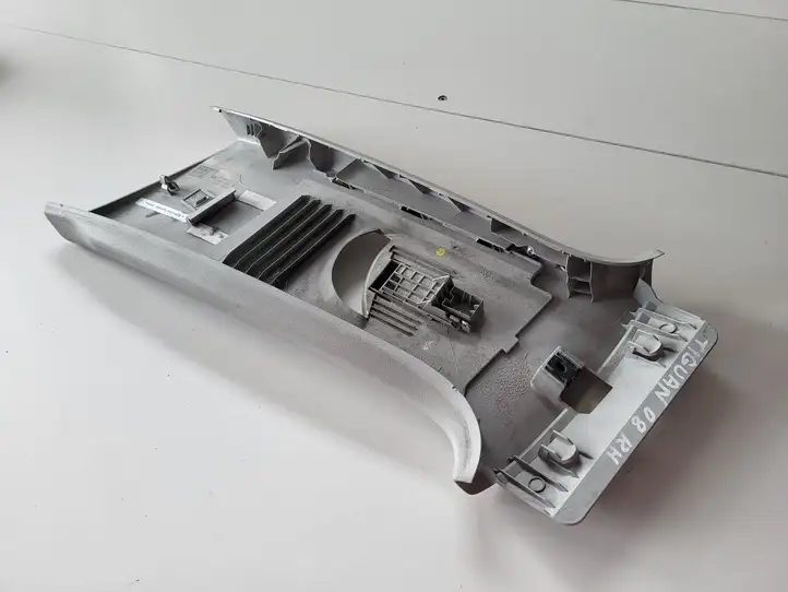 Volkswagen Tiguan (2007 - 2011) Накладка ремня безопасности — фото 4