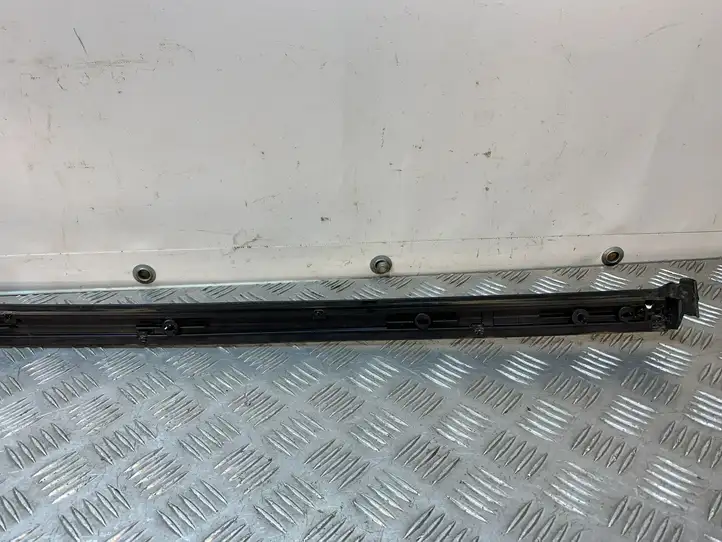 Chrysler Pacifica (2016 - ) 68227296AD Облицовка заднего бокового стекла — фото 8