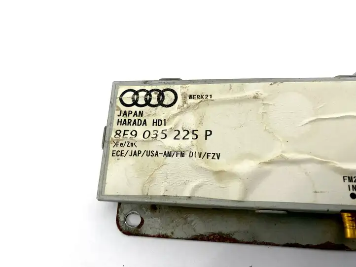Audi A4 S4 B7 8E 8H (2004 - 2009) 8E9035225P Усилитель антенны — фото 2