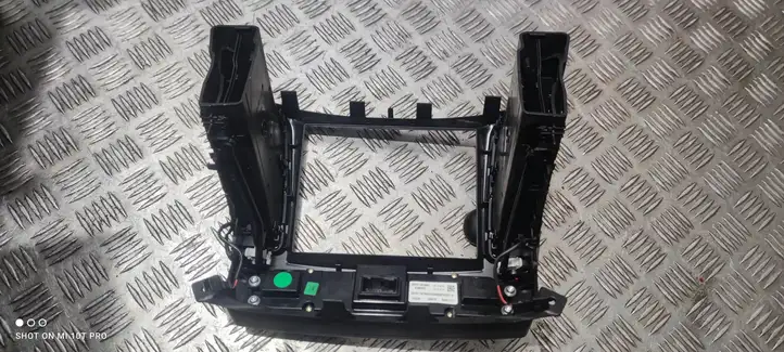 Maserati Levante (2017 - ) 06701187960 Прочие детали кондиционера — фото 5