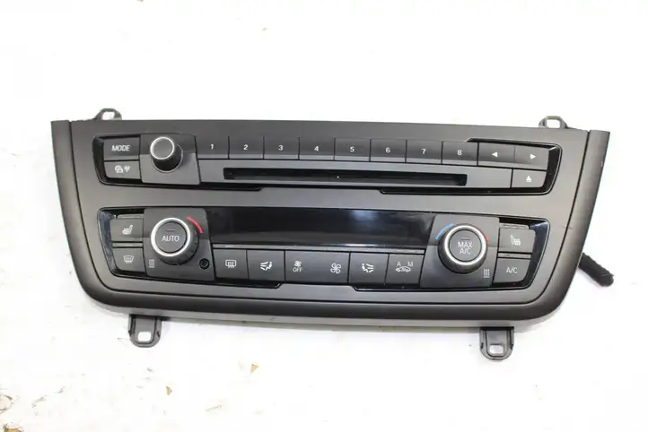 BMW 3 F30 F35 F31 (2012 - 2018) 9261098 Блок кнопок на панели — фото 1