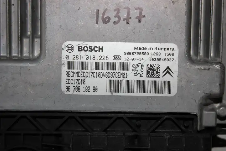 Peugeot 208 (2012 - 2015) 9678818280 Блок управления двигателем (ЭБУ) — фото 3