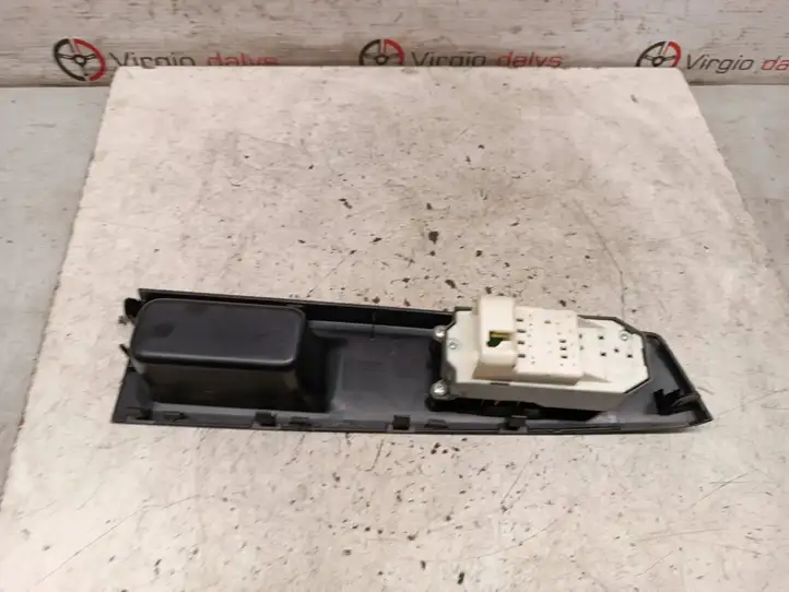 Toyota Yaris (2012 - 2014) 742320D330 Накладка кнопки стеклоподъемника — фото 2