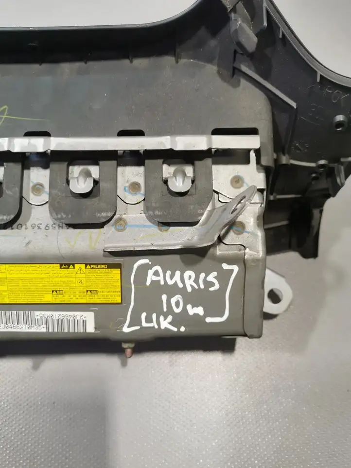 Toyota Auris 150 (2006 - 2012) Коленная подушка безопасности — фото 2