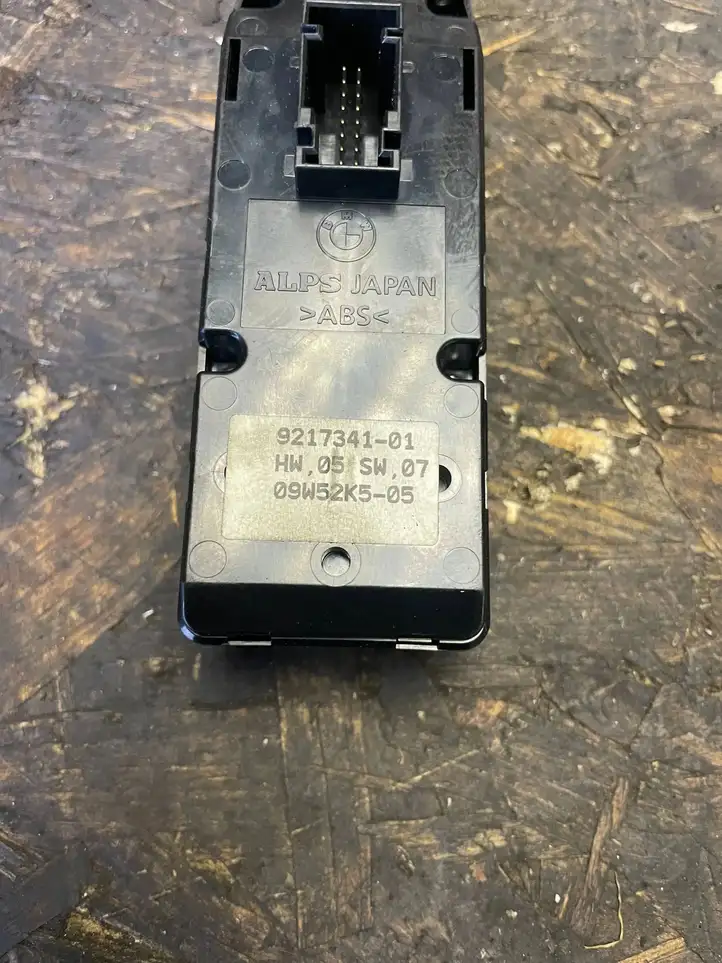 BMW 3 E90 E91 (2005 - 2012) 9217341 Кнопка стеклоподъемников — фото 3