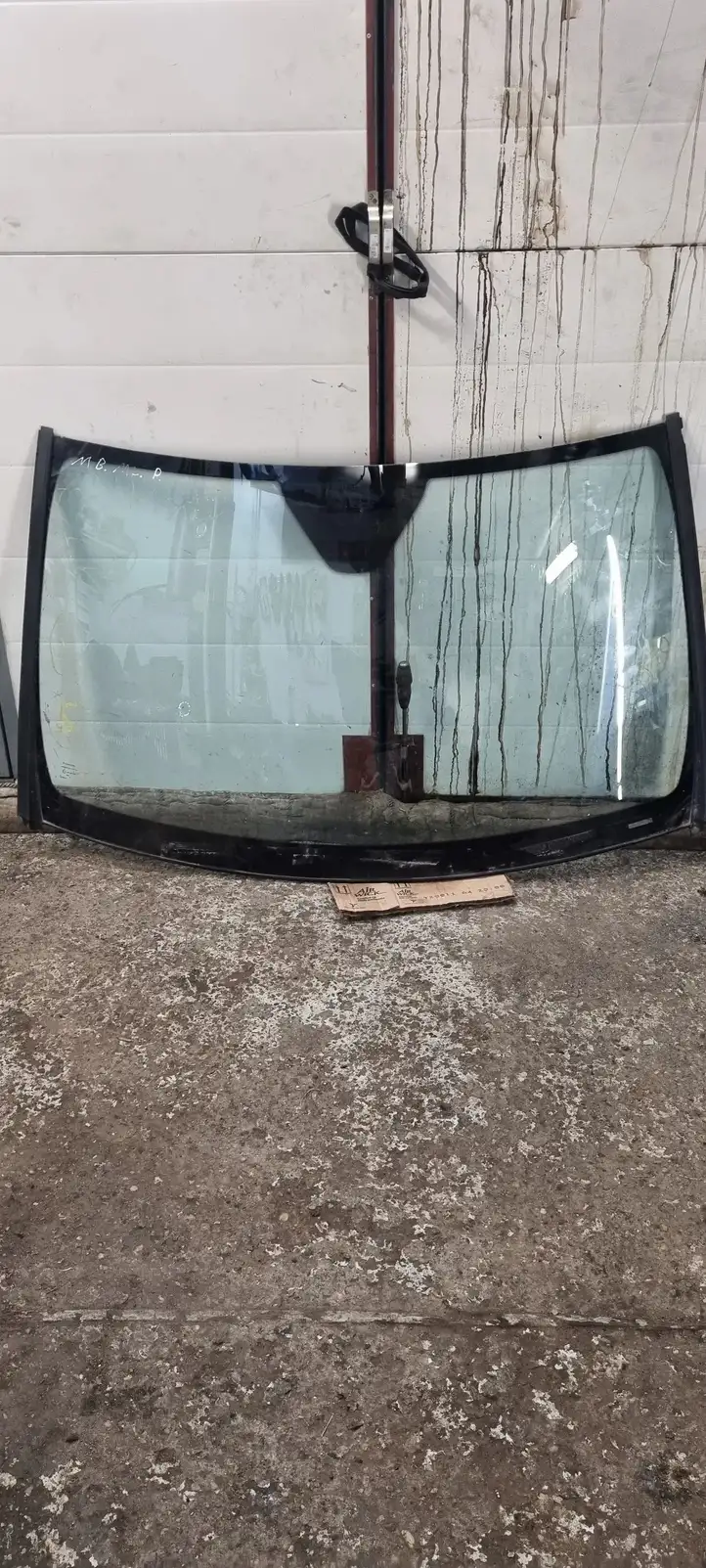 Mercedes-Benz ML W164 (2005 - 2011) 43R002118 Переднее стекло — фото 1