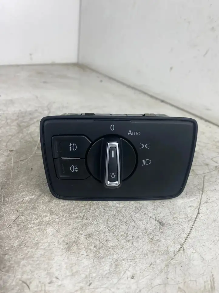 Volkswagen PASSAT B8 (2015 - ) 3G0941633H Включатель фонарей — фото 1