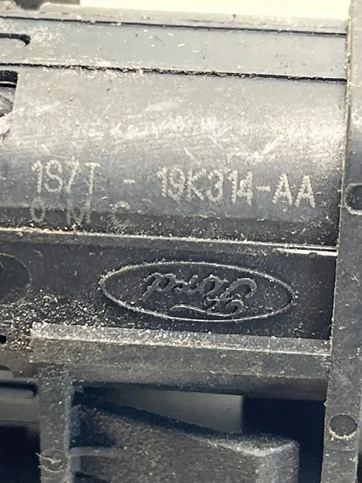 Ford Mondeo Mk III (2000 - 2007) 1S7T19K31AA Включатель обогрева — фото 3