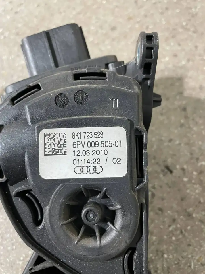 Audi A8 S8 D4 4H (2010 - 2014) 8K1723523 Педаль акселератора — фото 8