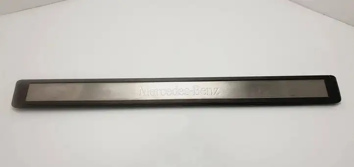 Mercedes-Benz E W211 (2002 - 2009) A2116801435 Внутренняя отделка переднего порога — фото 1