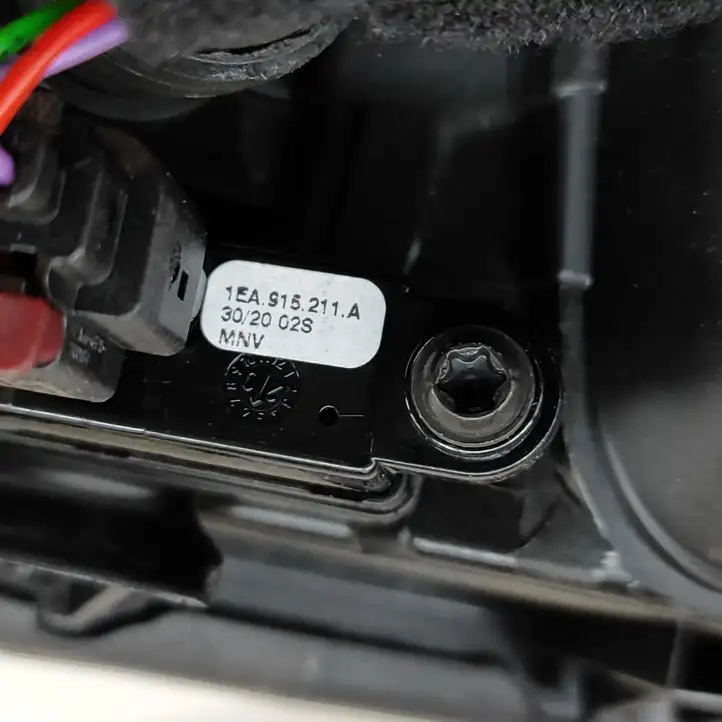 Volkswagen ID.3 (2019 - ) 10A809857C Отделка лючка топливного бака — фото 6