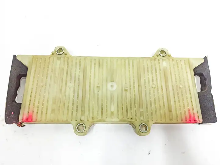 Toyota Prius (XW20) (2003 - 2009) 7440147020 Кронштейн аккумулятора гибридного автомобиля — фото 2