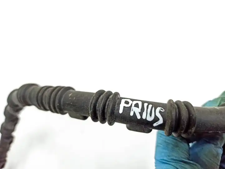 Toyota Prius (XW20) (2003 - 2009) Трубки охлаждения батареи гибридного / электромобиля — фото 6