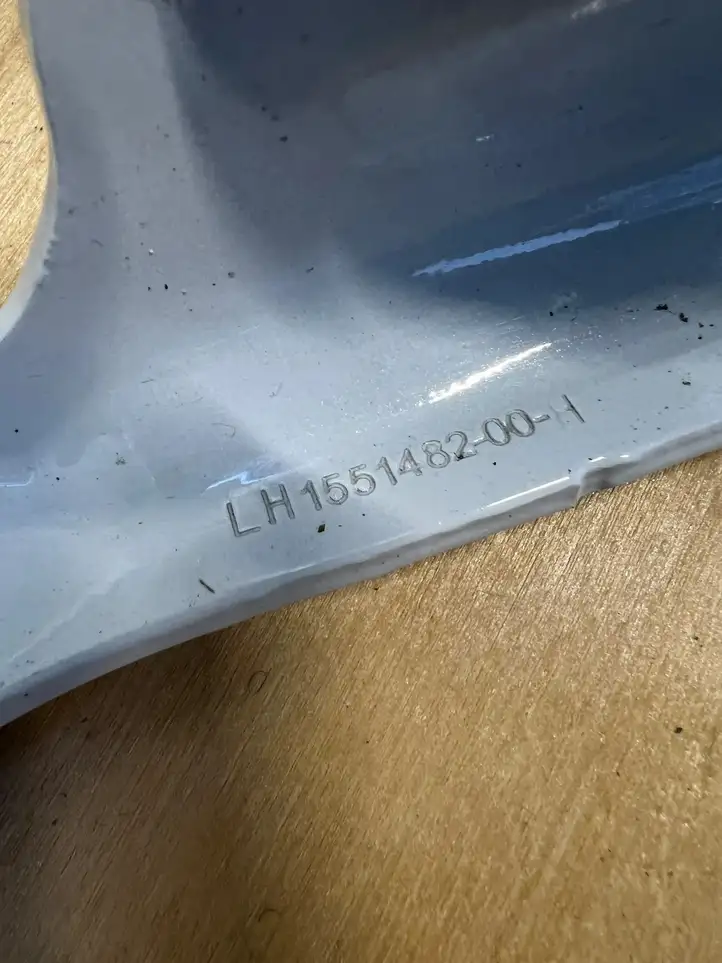Tesla Model 3 (2017 - 2023) 155148200H Петли крышки багажника — фото 3