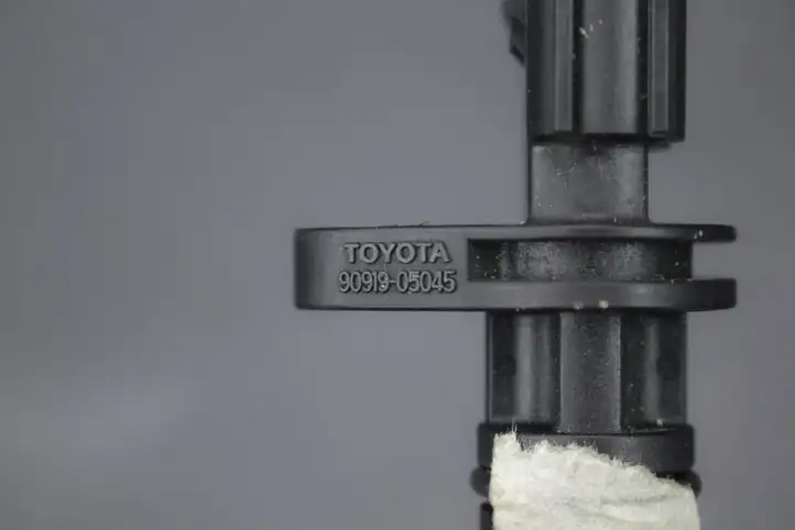 Toyota Yaris (2003 - 2005) 9091905045 Датчик коленвала — фото 11
