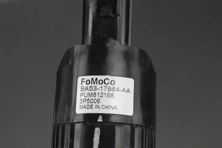Ford Fusion (2006 - 2012) BA5317664AA Форсунка омывателя лобового стекла — фото 3