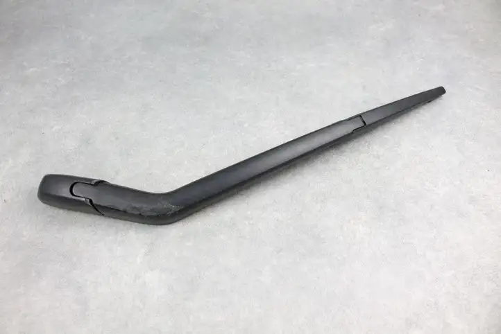 Toyota Yaris (2012 - 2014) Поводок заднего стеклоочистителя — фото 1
