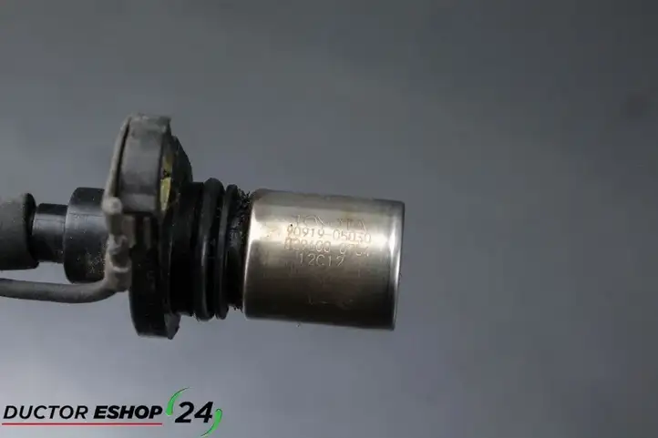 Toyota Corolla E120 E130 (2000 - 2004) 9091905030 Датчик коленвала — фото 3