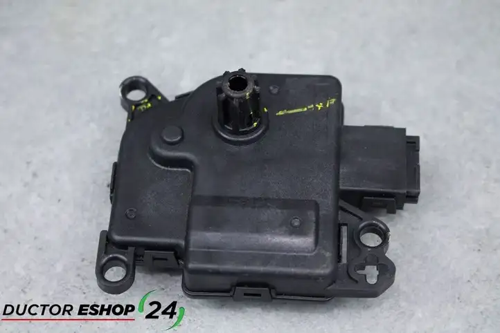 Mazda 2 (2014 - 2019) HB601D10B Двигатель задвижки потока воздуха — фото 3