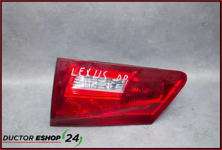 Lexus IS 220D-250-350 (2005 - 2010) Задний фонарь в крышке багажника — фото 1