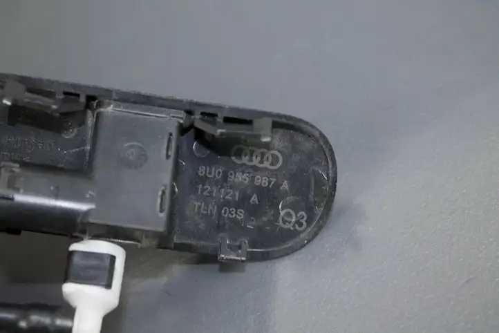 Audi Q3 8U (2011 - 2014) 8U0955988A Форсунка омывателя лобового стекла — фото 6