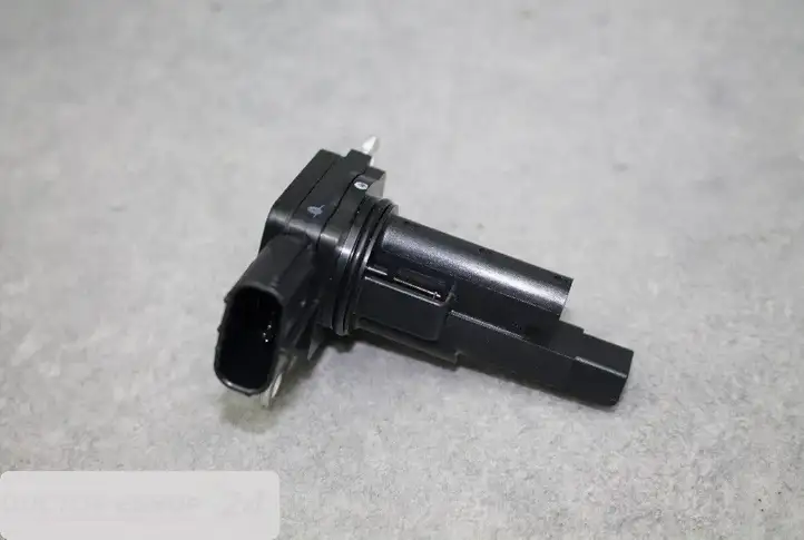 Toyota Yaris (2012 - 2014) 222040V020 Датчик массового расхода воздуха — фото 1