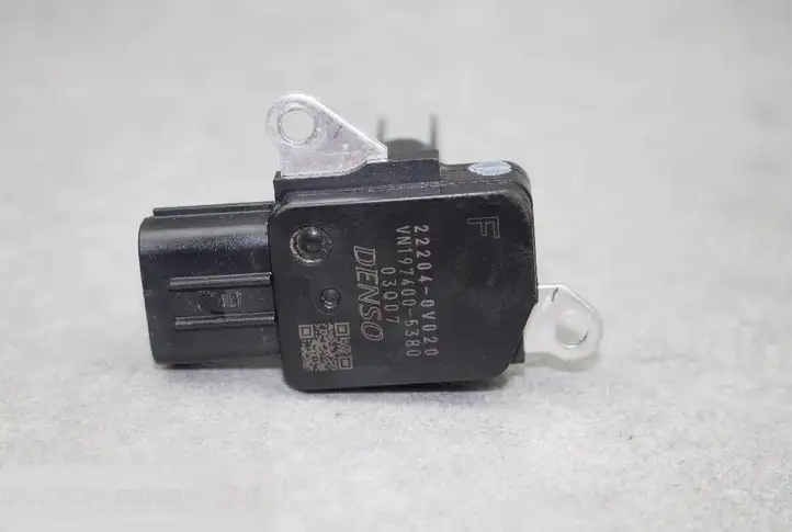 Toyota Yaris (2012 - 2014) 222040V020 Датчик массового расхода воздуха — фото 4