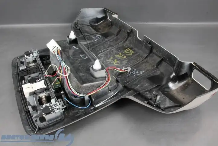 Ford Escape III (2013 - 2019) 87504AL02A Передняя подсветка — фото 2