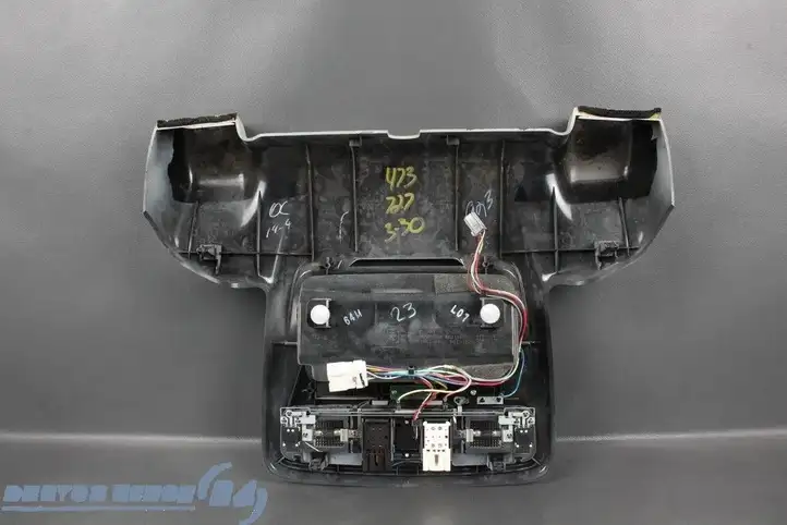 Ford Escape III (2013 - 2019) 87504AL02A Передняя подсветка — фото 10
