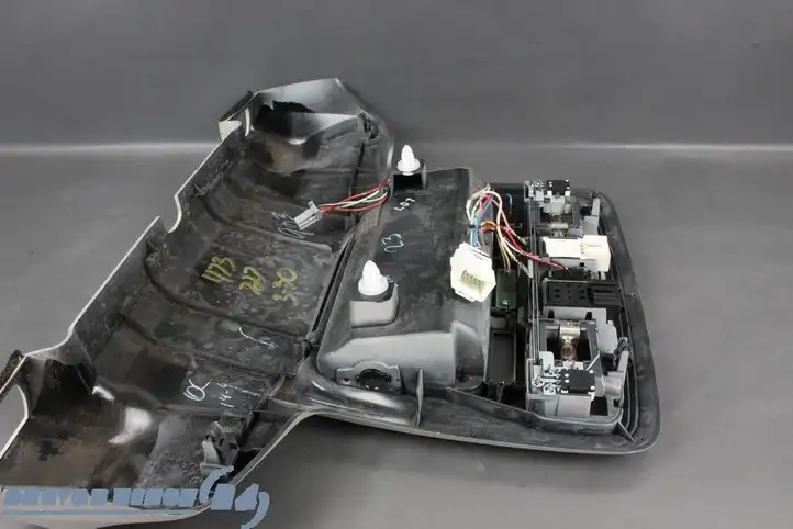 Ford Escape III (2013 - 2019) 87504AL02A Передняя подсветка — фото 11