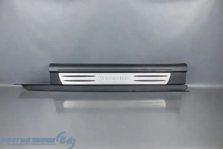 Mercedes-Benz SLK R171 (2005 - 2011) 1716800135LI Внутренняя отделка переднего порога — фото 1
