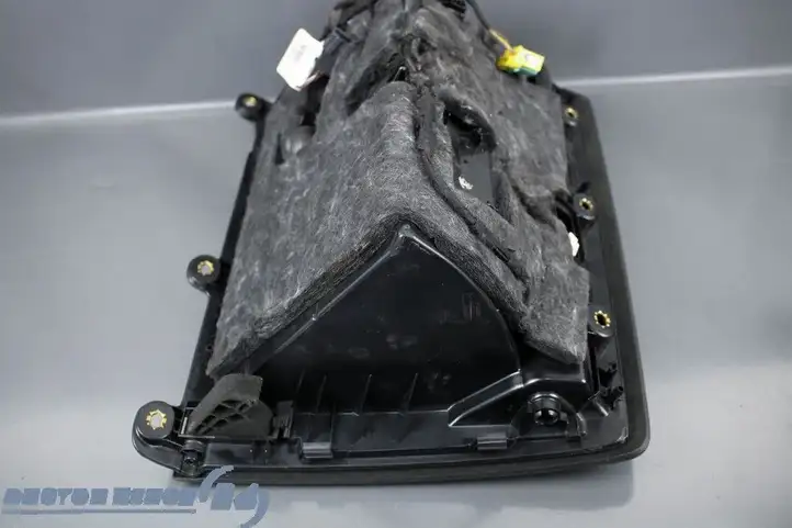 Audi Q3 8U (2011 - 2014) 8U0971679A Крышка бардачка — фото 7