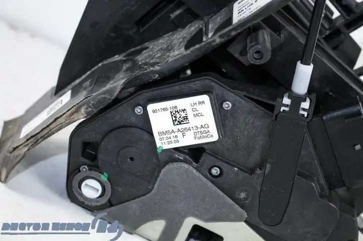 Ford Focus (2011 - 2015) BM5AA26413AG Замок задней двери — фото 7