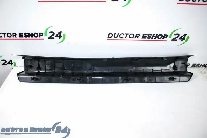 Mazda MX-5 ND (2015 - ) N24368720 Внутренняя отделка переднего порога — фото 4