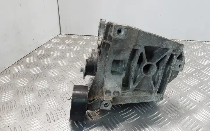 Audi A4 S4 B7 8E 8H (2004 - 2009) 03G903143D Кронштейн генератора — фото 1