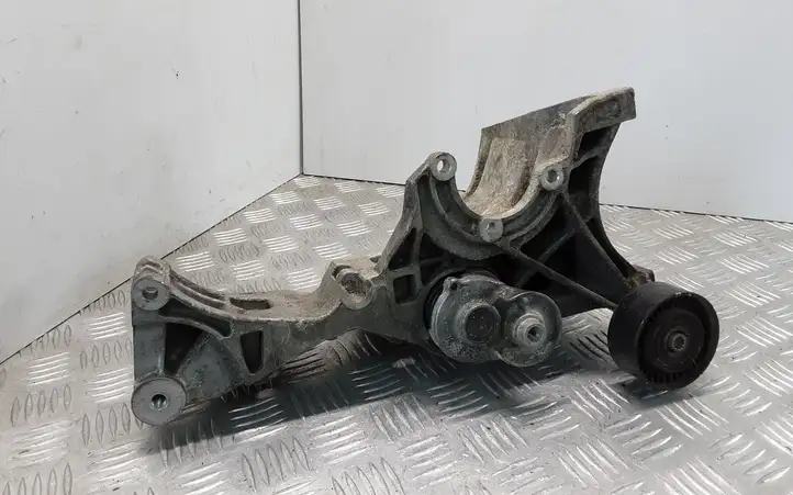 Audi A4 S4 B7 8E 8H (2004 - 2009) 03G903143D Кронштейн генератора — фото 3
