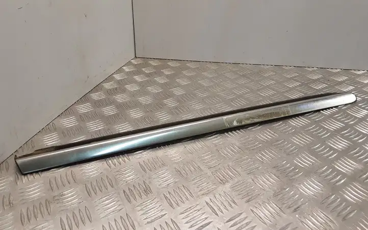 Mercedes-Benz R W251 (2005 - 2013) 2516905180 Облицовка заднего бокового стекла — фото 1