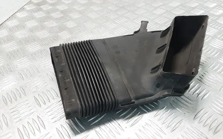 Audi A4 S4 B7 8E 8H (2004 - 2009) 8E0129617D Детали воздухозаборника — фото 2