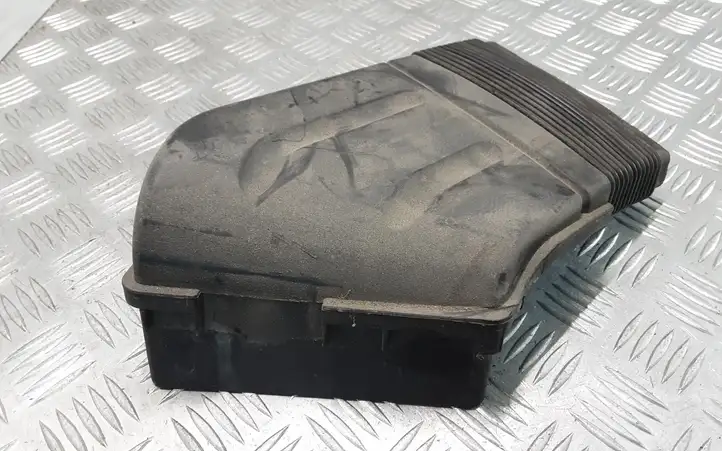 Audi A4 S4 B7 8E 8H (2004 - 2009) 8E0129617D Детали воздухозаборника — фото 3