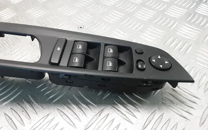 BMW X5 E70 (2006 - 2013) 9218044 Кнопка стеклоподъемников — фото 2