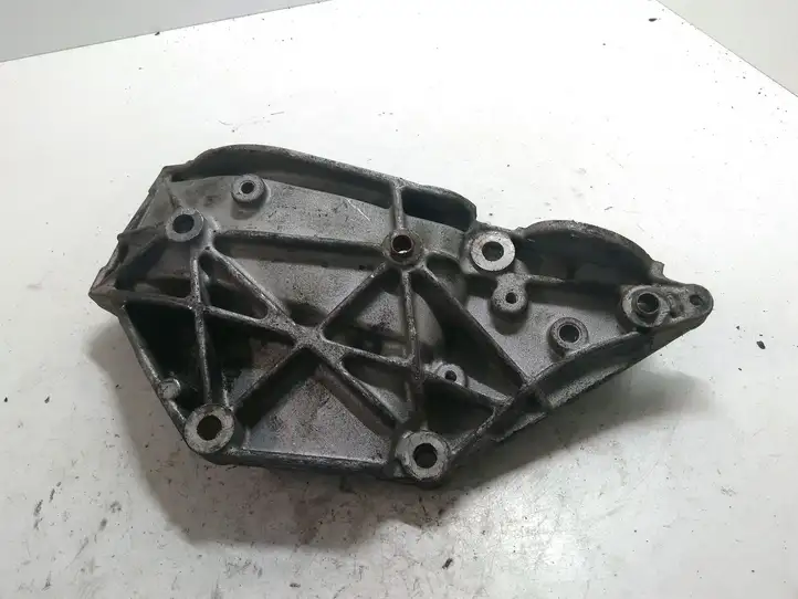 Citroen C4 I Picasso (2006 - 2013) 9682367380 Кронштейн генератора — фото 3