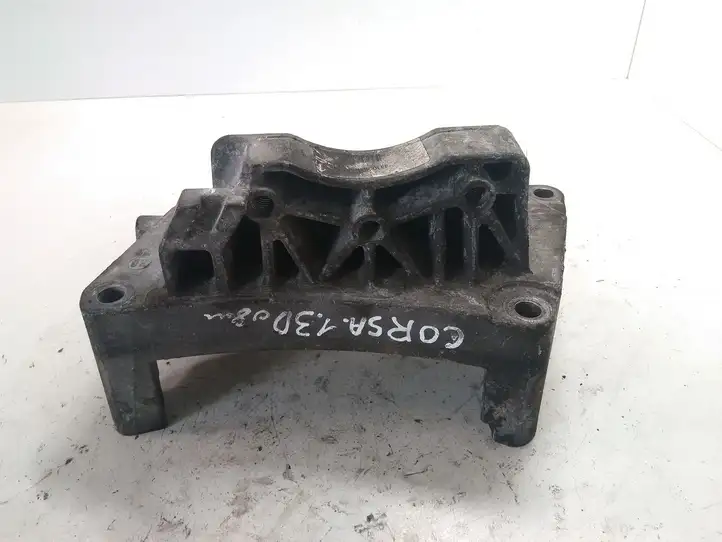 Opel Corsa D (2006 - 2010) 55199250 Кронштейн двигателя — фото 2