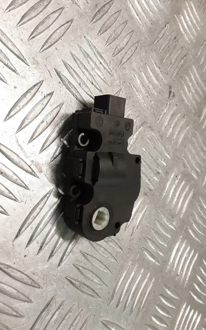 Mercedes-Benz ML W164 (2005 - 2011) EFB336 Двигатель задвижки потока воздуха — фото 1