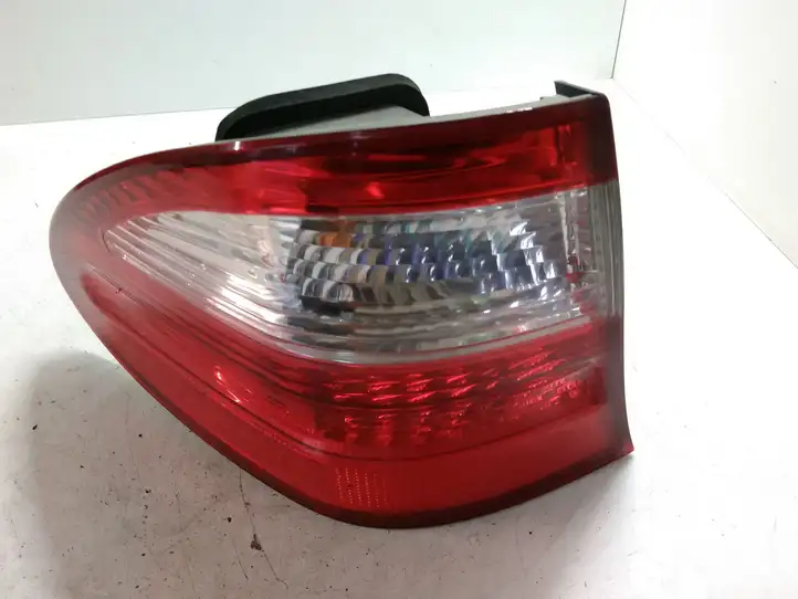 Mercedes-Benz E W211 (2002 - 2009) A2118201564 Задний фонарь в кузове — фото 3