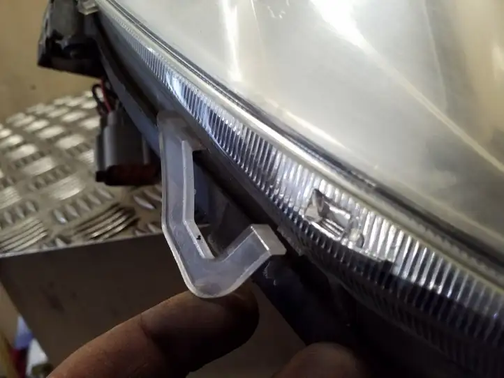 Subaru Outback (2009 - 2014) 10020064 Передняя фара — фото 9